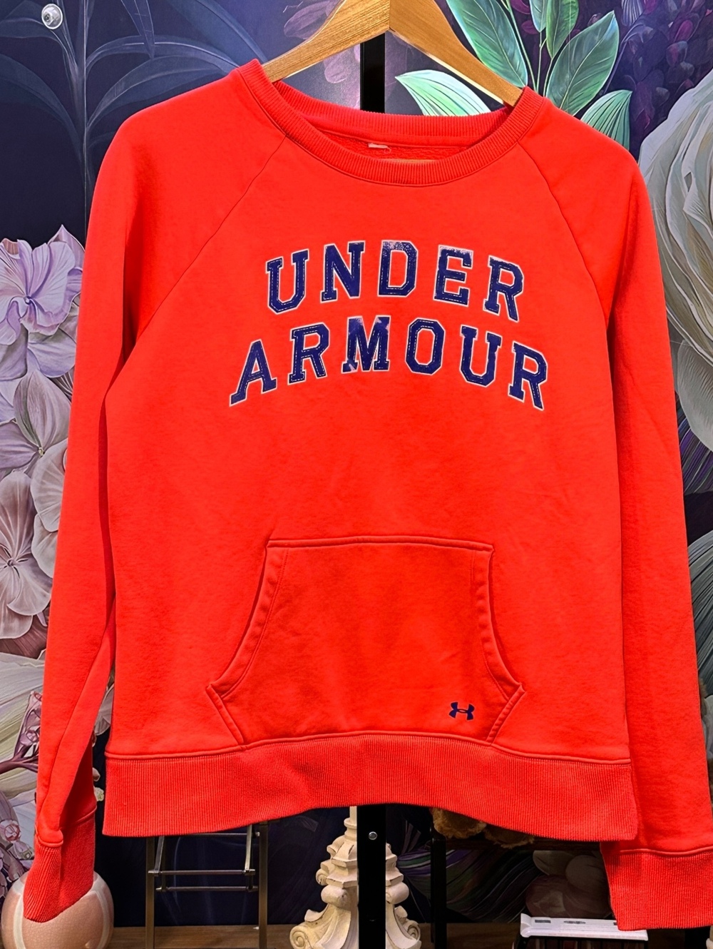 Under Armour Orange Red Crewneck Sweatshirt Kangaroo Pocket Athleisure Logo